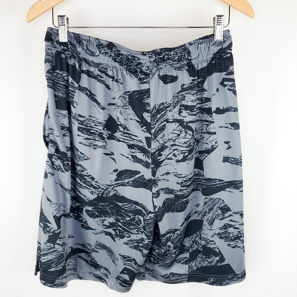 Nike Dri-Fit Large Shorts - Picture 2 of 5